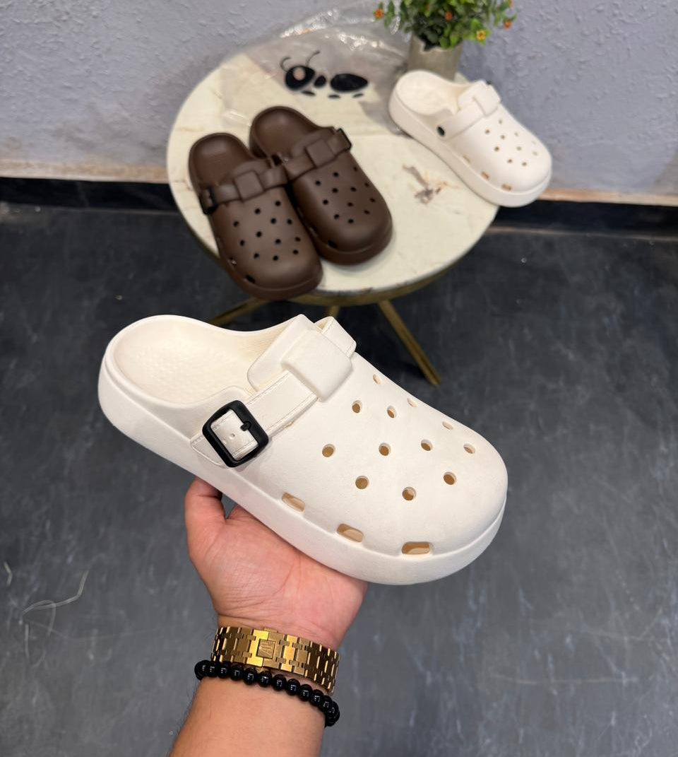 TRENDING CLOGS