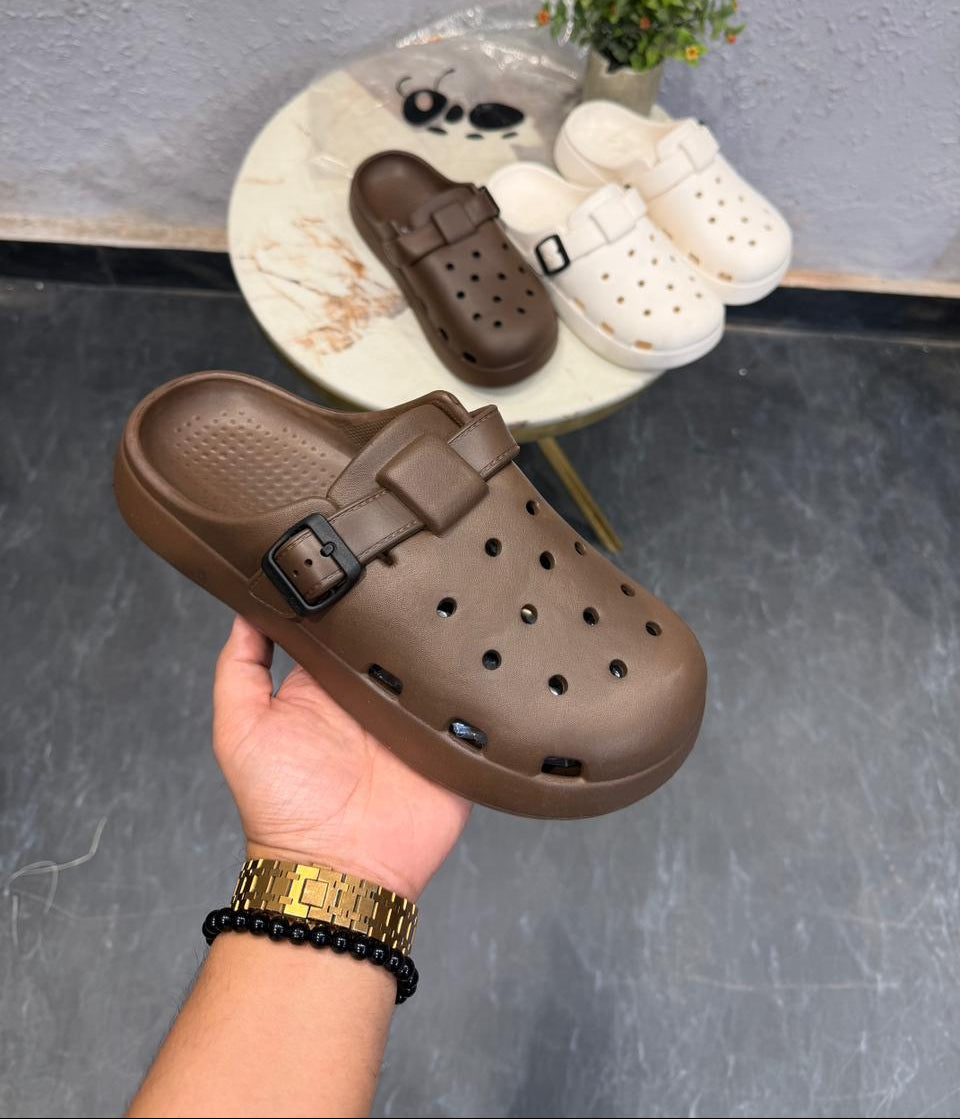 TRENDING CLOGS