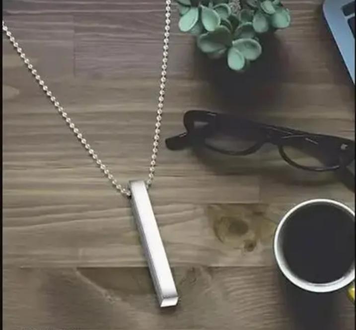 PENDANT WITH CHAIN