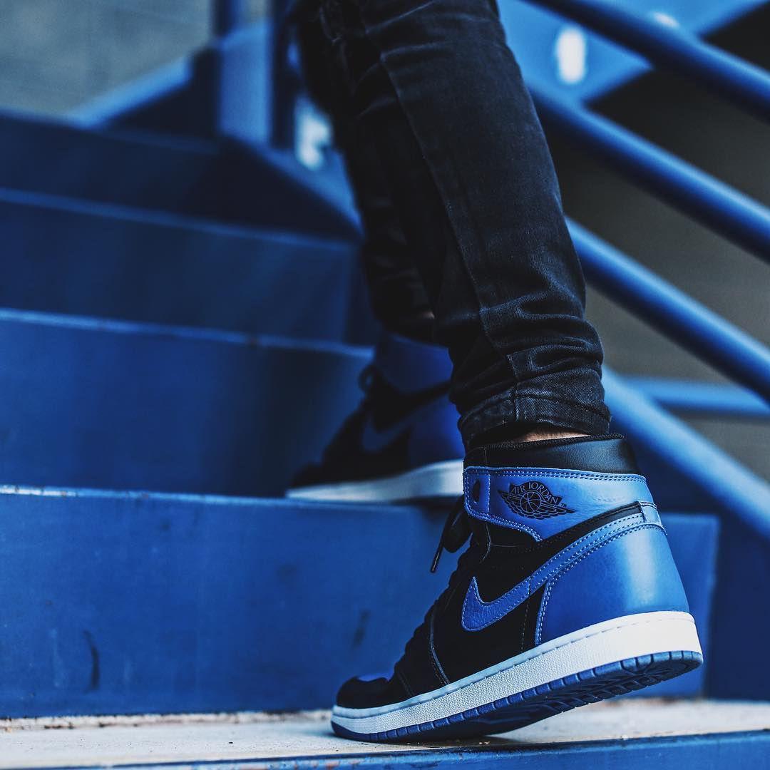 AIR JORDANS RETRO 1 MID MARINA BLUE