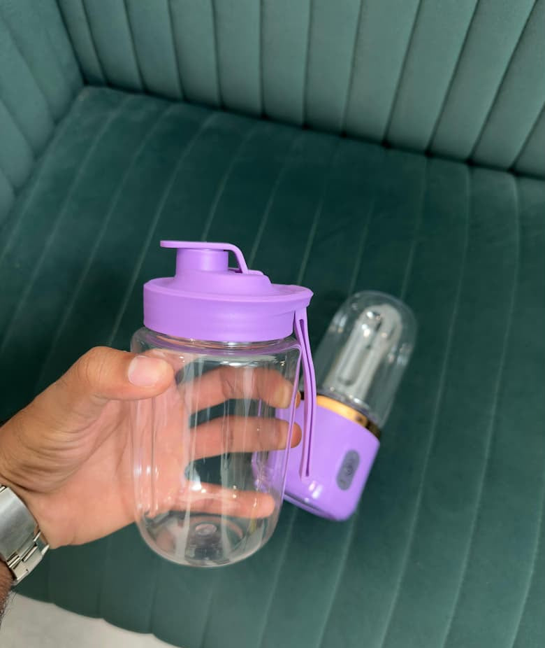 SMALL PORTABLE JUICER